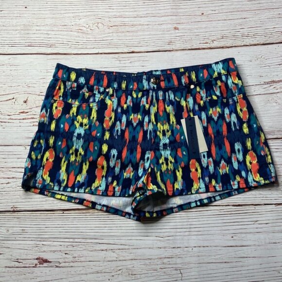 NWT Juicy Couture Printed Denim High Waist Shorts in Regal Coral Island Sz 32 - Picture 2 of 13